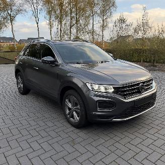 krockskadad bil auto Volkswagen T-Roc Volkswagen T-Roc R-Line Camera AHK ACC DCC Massage VOL 2024/2