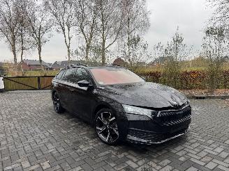 Voiture accidenté Skoda Octavia Octavia Combi 2.0 TDI 110 kW Sportline 360Camera HUD Trekhaak VOL 2025/2