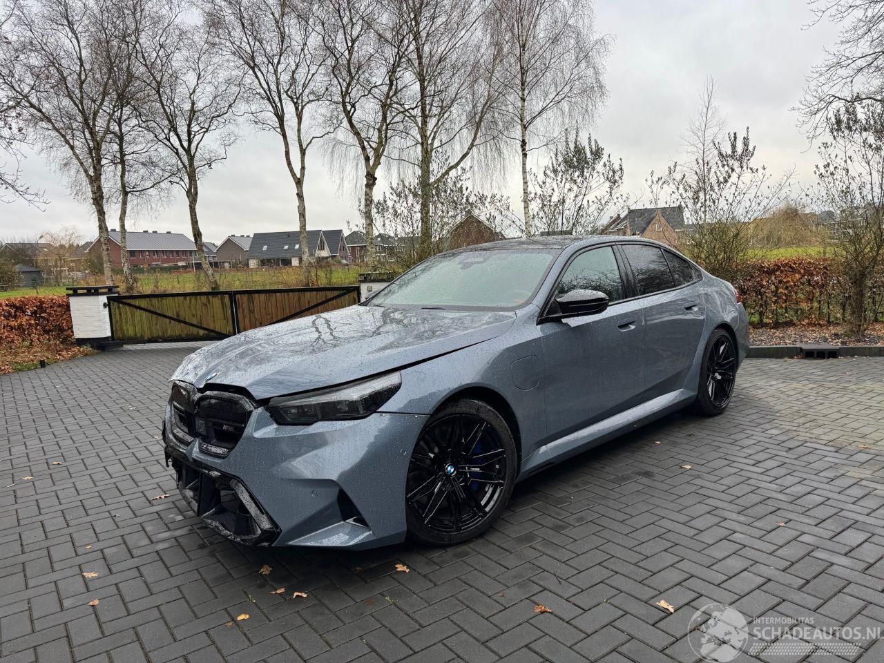 BMW M5 BMW M5 Limousine Panorama AHK HUD 720pk Ambiance START en RIJD VOL