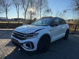 krockskadad bil auto Volkswagen T-Roc Volkswagen T-Roc R-Line 1.5 TSI DSG PANO 2025 ACC Massage ! 2025/3