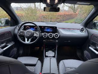 Mercedes EQA Mercedes-Benz EQA 250e Ambiance Camera Leder ACC AMG VOL picture 3