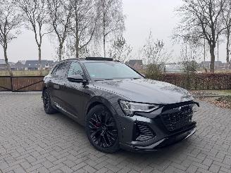 krockskadad bil auto Audi Q8 Audi Q8 e-tron 55 Quattro S-line PANORAMA AHK Camera 2024/4