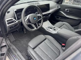 BMW 3-serie 330 3 Touring 330 e xDrive M Sport 2025 Trekhaak Leer VOL! picture 32