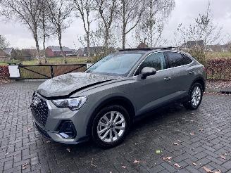 krockskadad bil auto Audi Q3 Q3 Sportback 45 TFSIe Panorama 360View Leder VOL 2023/8