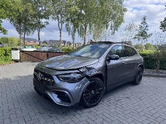 Schadeauto Mercedes GLA Mercedes-Benz GLA 250e AMG PANO Trekhaak Camera Ambiance HUD VOL!! 2024/3