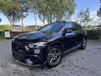 Vaurioauto  passenger cars Mercedes GLA Mercedes-Benz GLA 180 AMG PANORAMA HUD Memorie Trekhaak Ambiance Massage VOL!! 2025/7