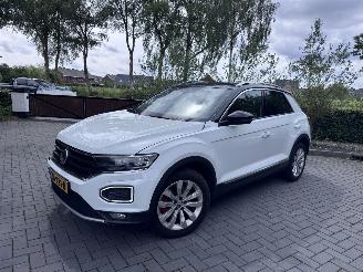 skadebil auto Volkswagen T-Roc Volkswagen T-Roc 1.5 TSI DSG Sport Camera Trekhaak 150ps ACC DCC 2019/11