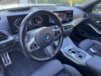BMW 3-serie BMW 330e Touring M Sport PANORAMA HUD AHK Nardogrey VOL VOL picture 4