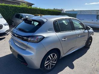 krockskadad bil auto Peugeot 208  2020/7