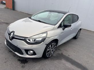uszkodzony samochody osobowe Renault Clio INITIALE AUTOMAAT 2016/5