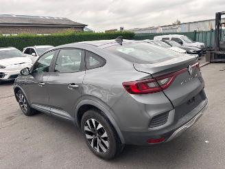 Coche accidentado Renault Arkana  2023/5