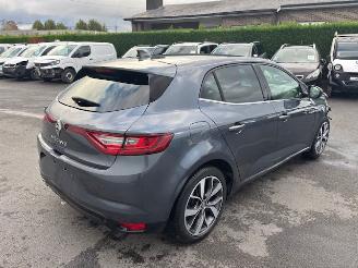 krockskadad bil auto Renault Mégane with cockpit and airbags 2016/4