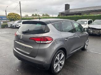 uszkodzony samochody osobowe Renault Mégane Scénic  2018/10