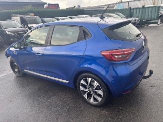 krockskadad bil auto Renault Clio E-TECH HYBRID 2021/2