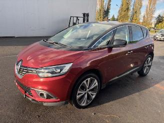 Damaged car Renault Scenic AUTOMAAT 2018/8