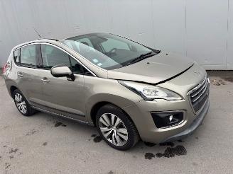 damaged passenger cars Peugeot 3008  2014/3