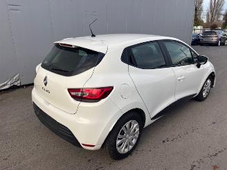 Schadeauto Renault Clio  2019/6