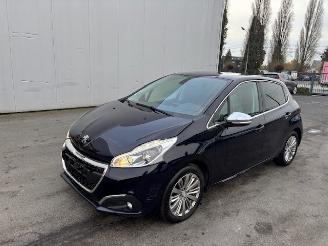 Schadeauto Peugeot 208  2019/6