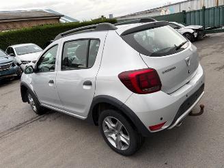 krockskadad bil auto Dacia Sandero STEPWAY 2017/9