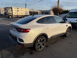 skadebil auto Renault Arkana E-TECH 2023/4