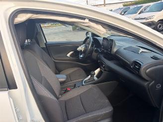 Toyota Yaris HYBRID picture 6