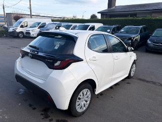 Vaurioauto  passenger cars Toyota Yaris HYBRID 2021/12