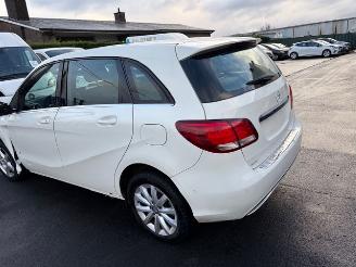krockskadad bil auto Mercedes B-klasse AUTOMAAT 2016/12