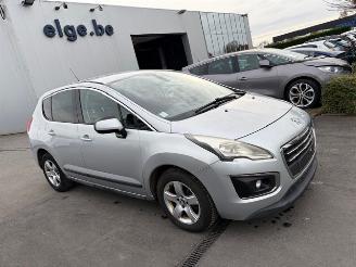 damaged passenger cars Peugeot 3008  2014/4
