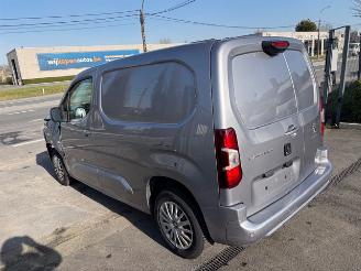 damaged passenger cars Peugeot Partner  2019/9