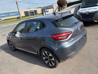 Schadeauto Renault Clio E-TECH HYBRID AUTOMAAT 2020/12