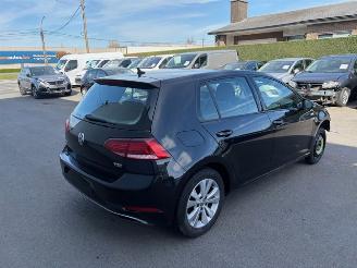 krockskadad bil auto Volkswagen Golf  2017/4