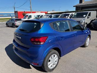 krockskadad bil auto Dacia Sandero  2023/9