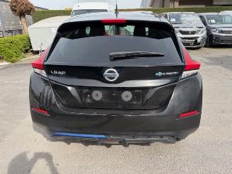 krockskadad bil auto Nissan Leaf 62kwh 2021/2