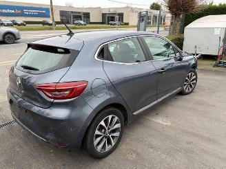 krockskadad bil auto Renault Clio  2021/3
