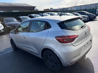 uszkodzony samochody osobowe Renault Clio  2021/9