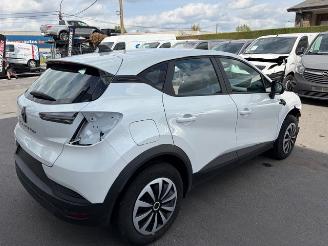 skadebil auto Renault Captur  2024/9