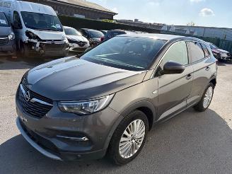 Vaurioauto  passenger cars Opel Crossland  2018/7