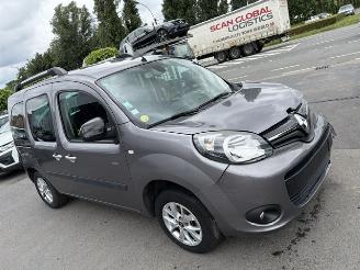 damaged passenger cars Renault Kangoo LIMITED 2020/11