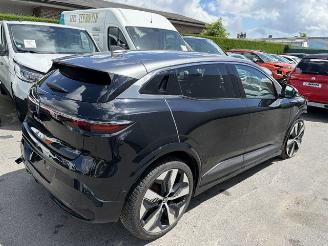 krockskadad bil auto Renault Mégane 60KWH 2022/5
