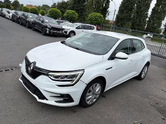 Vaurioauto  passenger cars Renault Mégane  2021/3