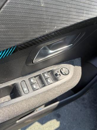 Peugeot 208 STYLE picture 8
