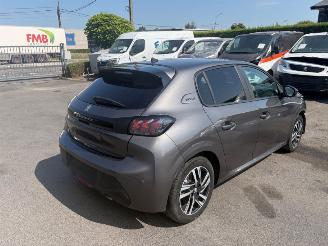 skadebil auto Peugeot 208 STYLE 2023/11