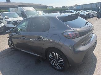 Peugeot 208 STYLE picture 3