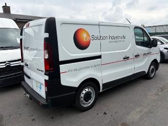 dañado vehículos comerciales Renault Trafic  2022/6