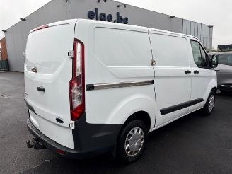Vaurioauto  commercial vehicles Ford Transit Custom  2016/10