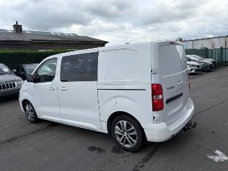 dañado vehículos comerciales Peugeot Expert AUTOMAAT 5 SEATS 2022/10