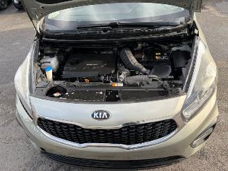 Kia Carens 7 seats picture 13
