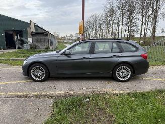 BMW 3-serie Touring 318i Executive SCHADEVRIJ!! picture 2