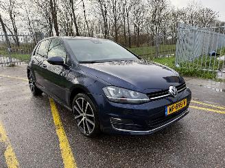 damaged passenger cars Volkswagen Golf 1.4 TSI ACT Business Edition R Connected 2015/7