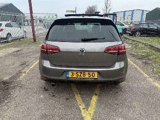 Volkswagen Golf 1.2 TSI Highline R picture 4